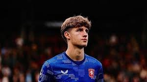 周六012德甲焦点：沃尔夫斯堡中场掌控VS海登海姆残阵重构，抢分与保级的攻防博弈