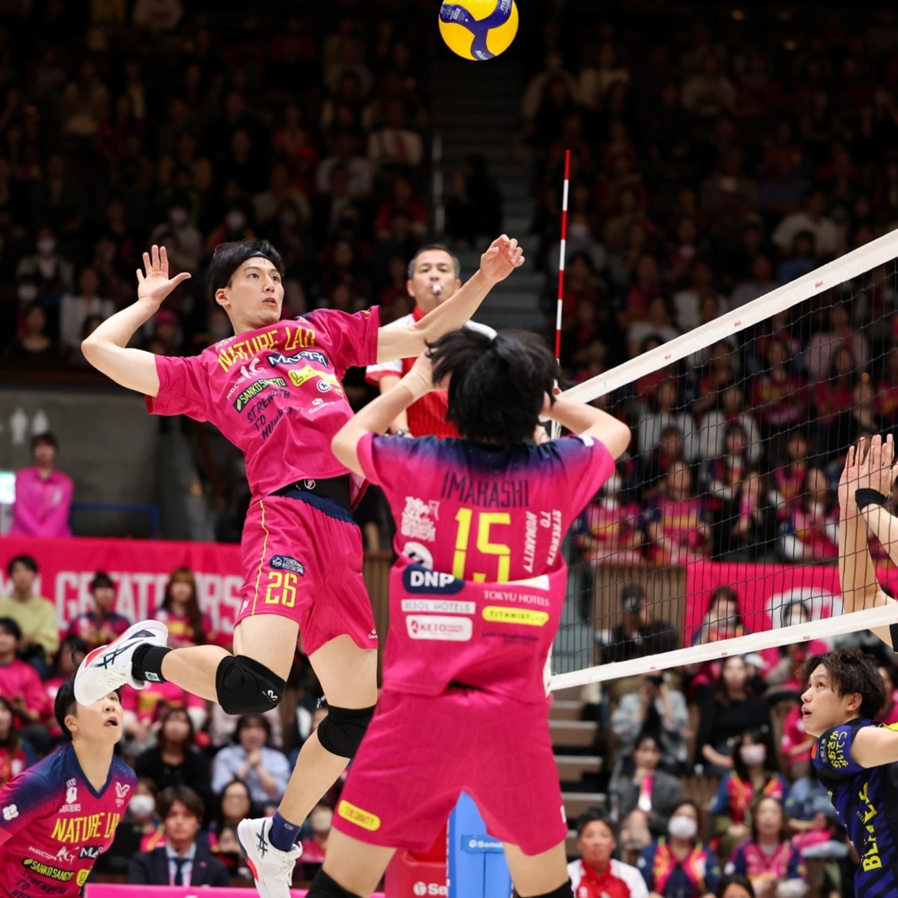 [天下足球]遭遇两连平 大巴黎让出榜首